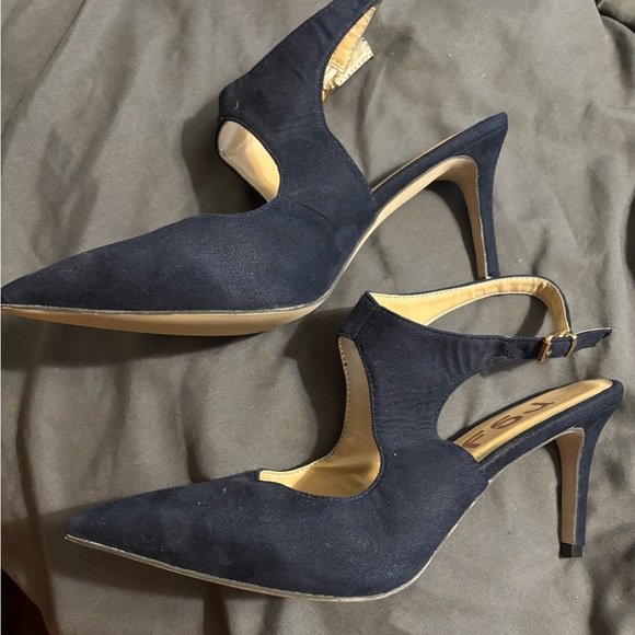 ❤️BRAND NEW ❤️navy blue 3 inch heels . - Picture 1 of 4